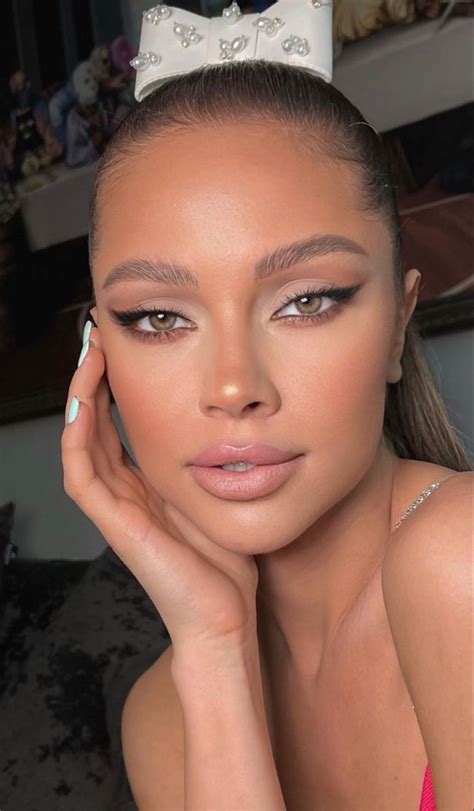 nude look|25 Stunning And Elegant Nude Makeup Looks In 2023